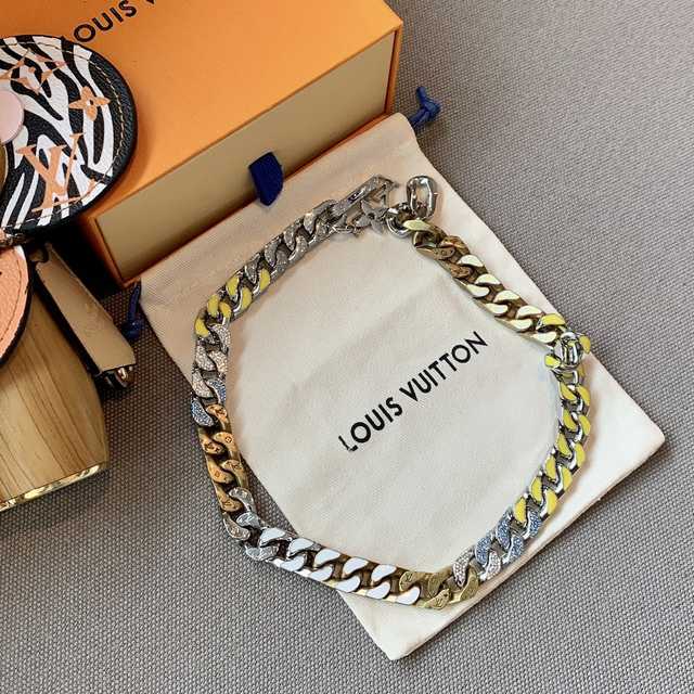 CB10130 LV Necklace