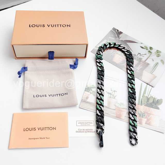 CB10137 LV Necklace CB10137 LV Necklace
