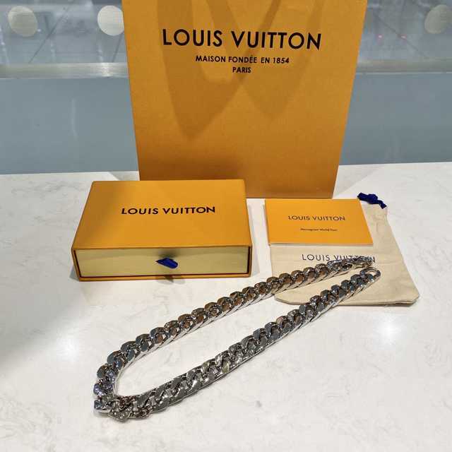 CB10140 LV Necklace