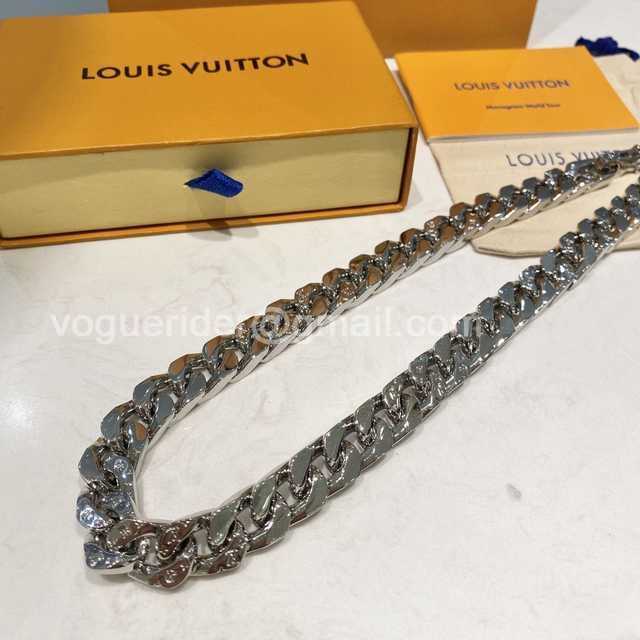 CB10140 LV Necklace CB10140 LV Necklace