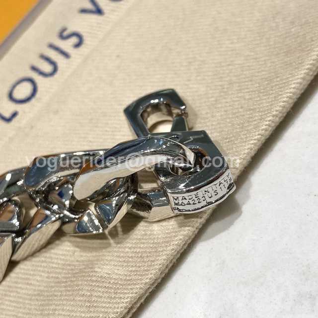 CB10140 LV Necklace CB10140 LV Necklace