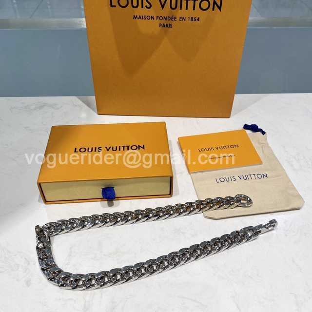 CB10140 LV Necklace CB10140 LV Necklace