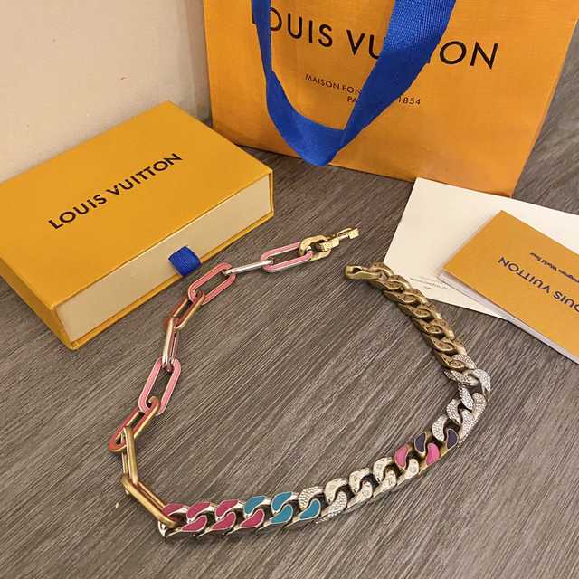 CB10142 LV Necklace