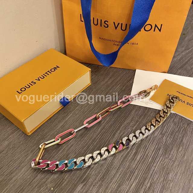 CB10142 LV Necklace CB10142 LV Necklace