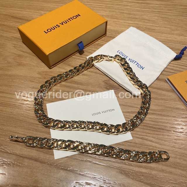 CB10144 LV Necklace CB10144 LV Necklace