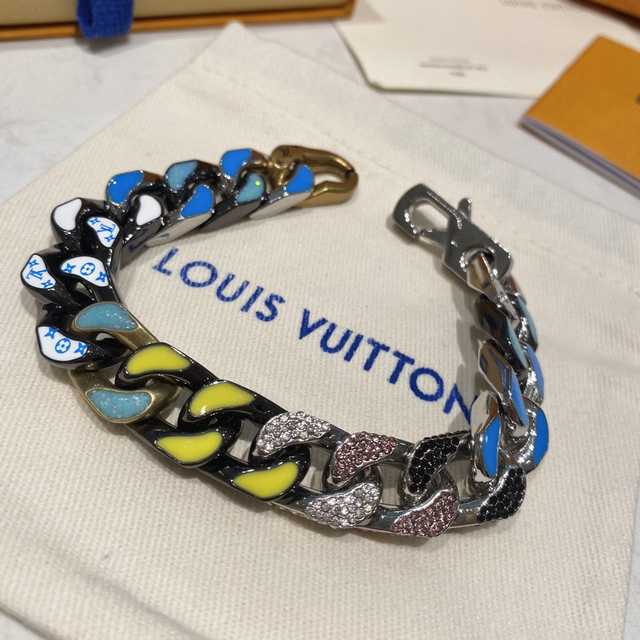 CB10151 LV Bracelet