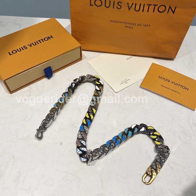 CB10152 LV Necklace CB10152 LV Necklace