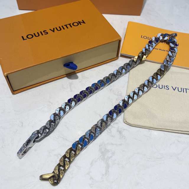 CB10156 LV Necklace