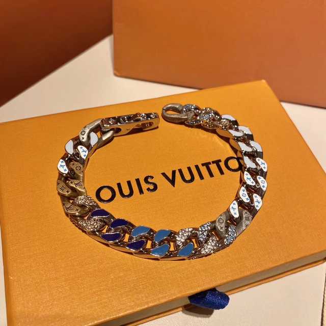 CB10159 LV Bracelet