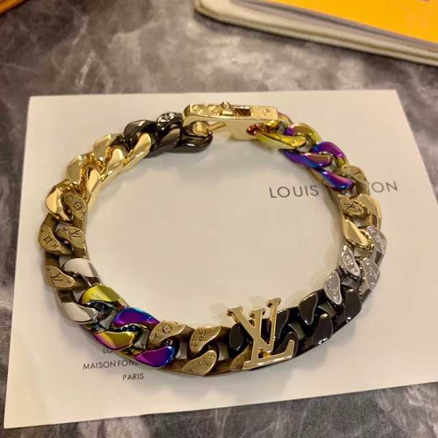 CB10162 LV Bracelet