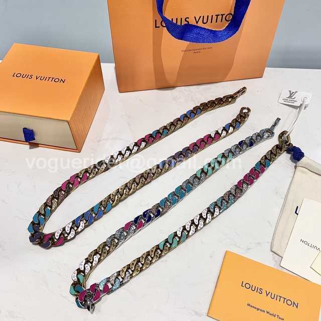CB10166 LV Necklace CB10166 LV Necklace