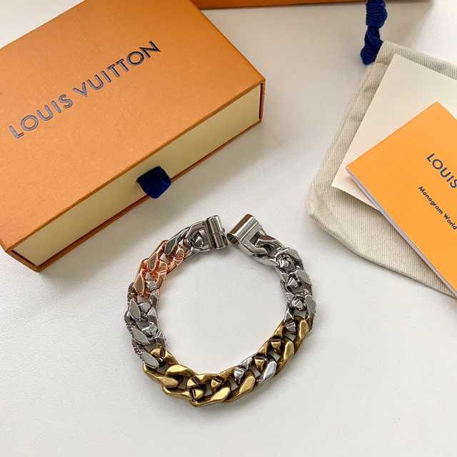 CB10168 LV Bracelet