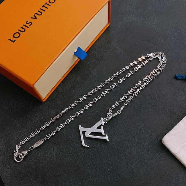 Louis Vuitton jwl6897