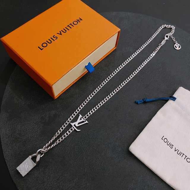 Louis Vuitton jwl6898