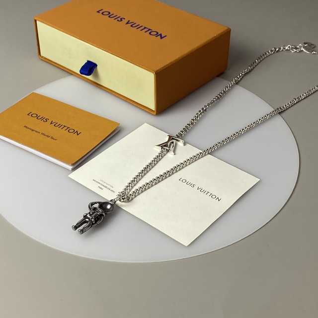 Louis Vuitton jwl6908