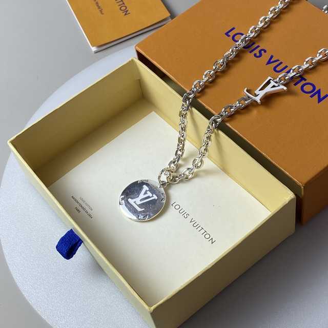 Louis Vuitton jwl6911