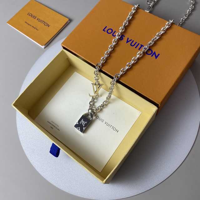 Louis Vuitton jwl6913