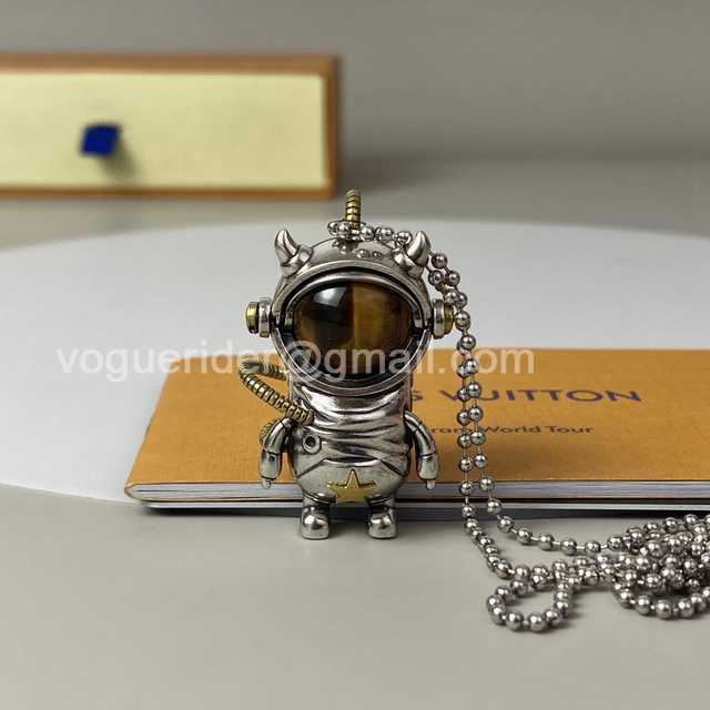 Louis Vuitton Spaceman Necklace jwl6922 Louis Vuitton Spaceman Necklace jwl6922