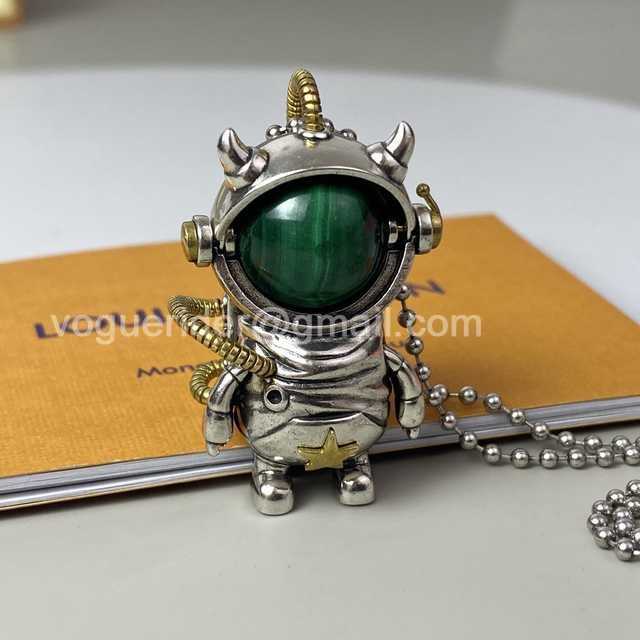 Louis Vuitton Spaceman Necklace jwl6922 Louis Vuitton Spaceman Necklace jwl6922
