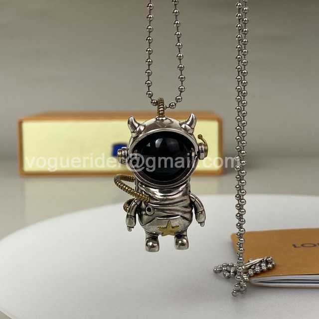 Louis Vuitton Spaceman Necklace jwl6922 Louis Vuitton Spaceman Necklace jwl6922