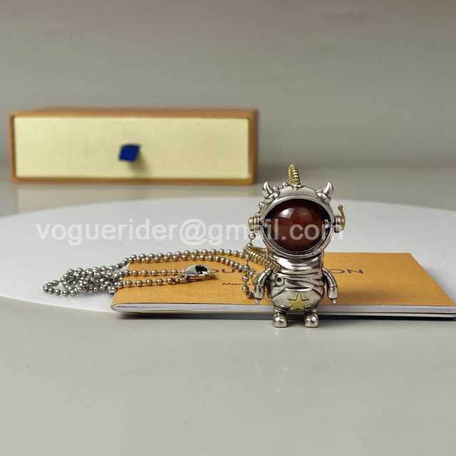Louis Vuitton Spaceman Necklace jwl6922 Louis Vuitton Spaceman Necklace jwl6922