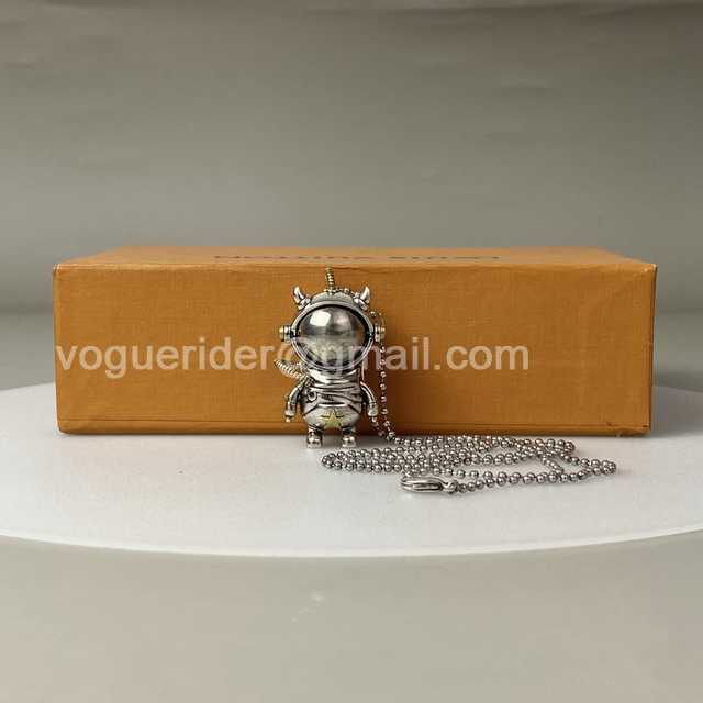 Louis Vuitton Spaceman Necklace jwl6922 Louis Vuitton Spaceman Necklace jwl6922