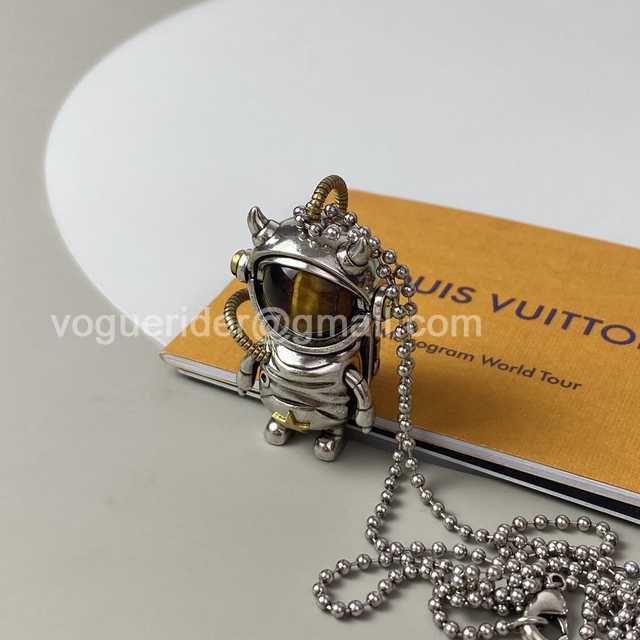 Louis Vuitton Spaceman Necklace jwl6922 Louis Vuitton Spaceman Necklace jwl6922