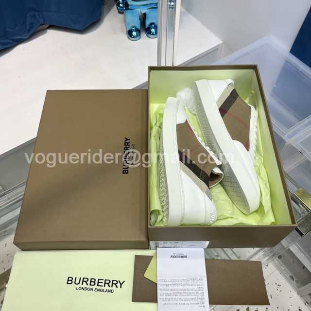 Burberry slides v1 Burberry slides v1
