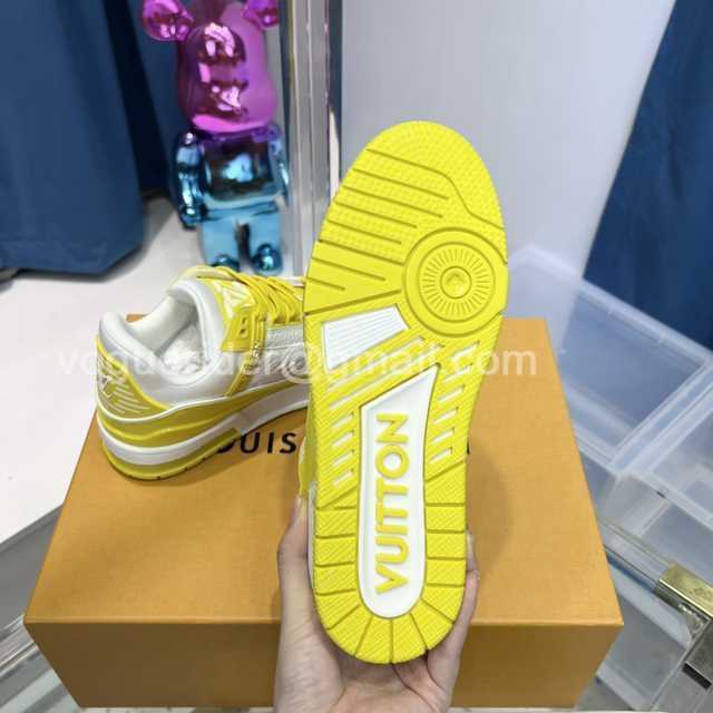 Louis Vuitton 22 runway