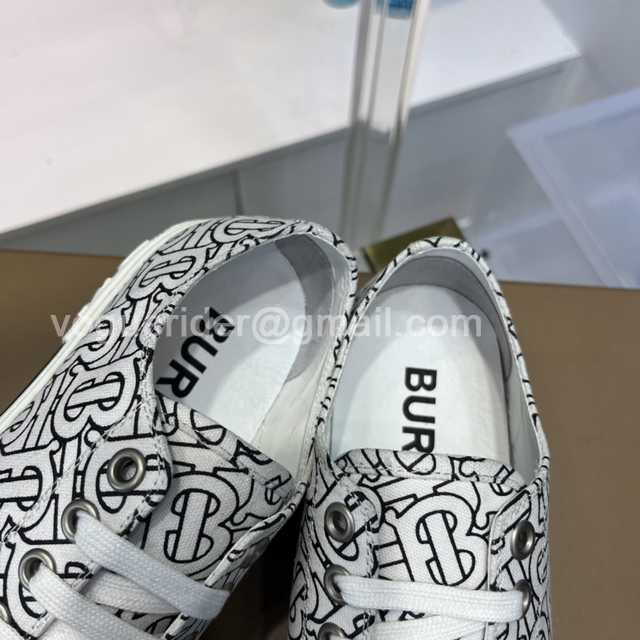 Burberry Men slides Burberry Men slides