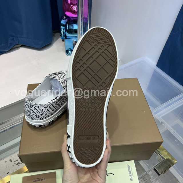 Burberry Men slides Burberry Men slides