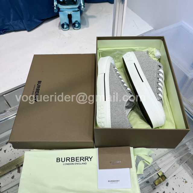 Burberry Men slides Burberry Men slides