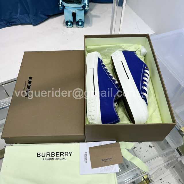 Burberry Men slides Burberry Men slides