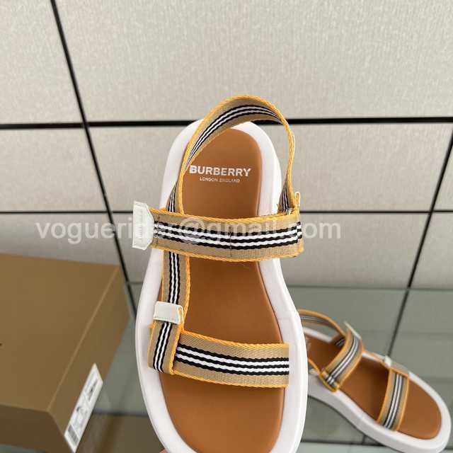 Burberry 2022 strap Burberry 2022 strap