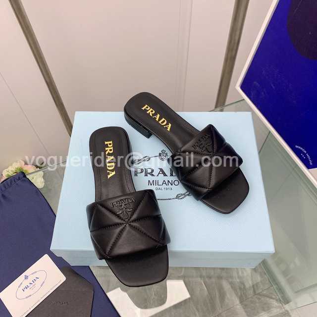 Prada 2022ss sheep