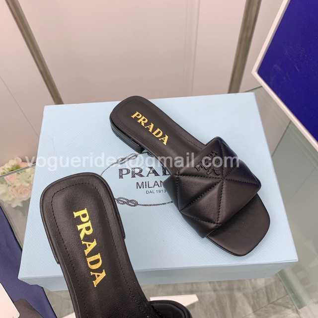 Prada 2022ss sheep