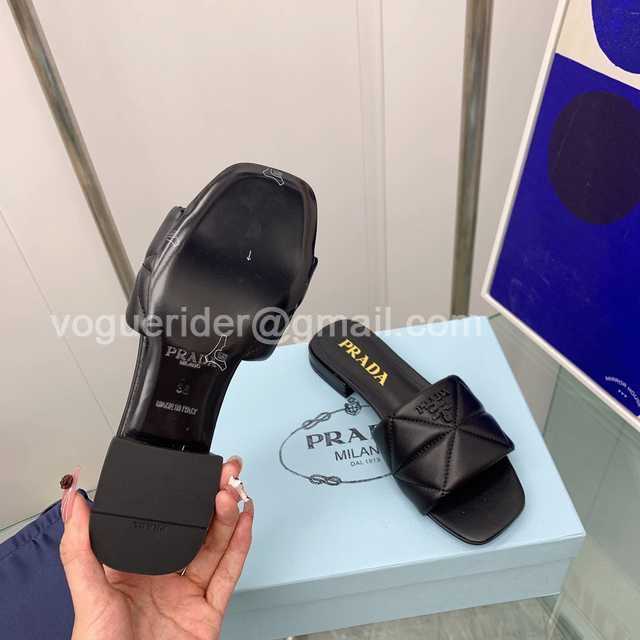 Prada 2022ss sheep