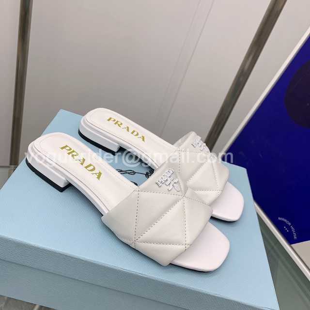 Prada 2022ss sheep
