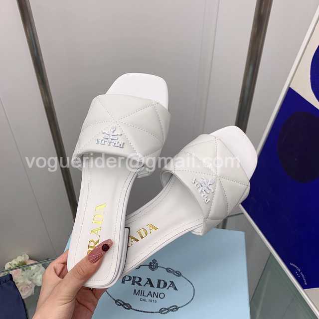 Prada 2022ss sheep