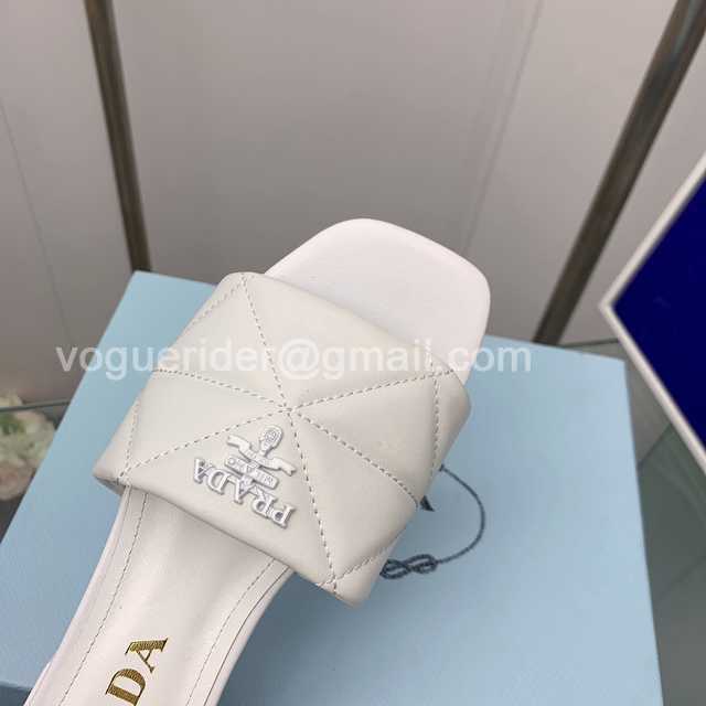 Prada 2022ss sheep