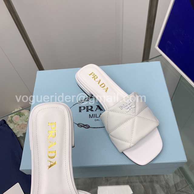 Prada 2022ss sheep