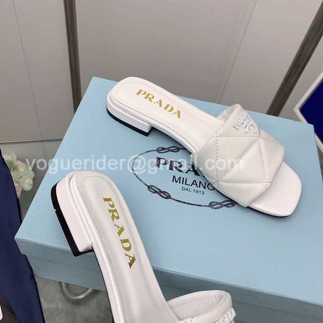 Prada 2022ss sheep