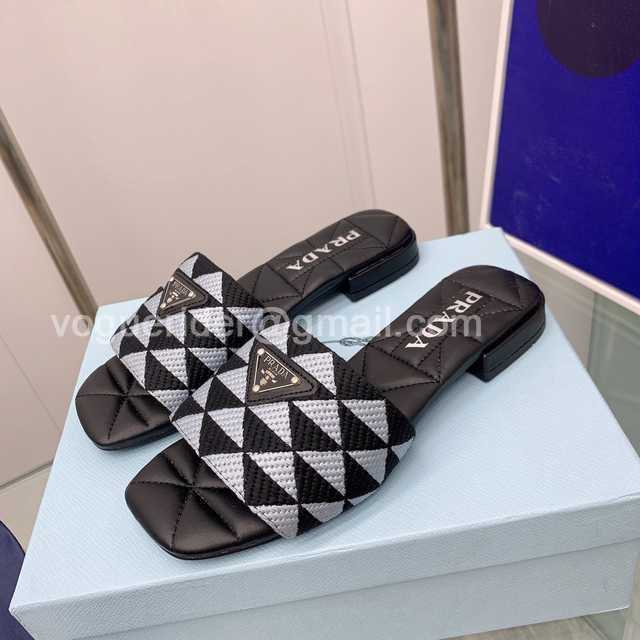 Prada 2022ss sheep