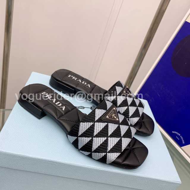 Prada 2022ss sheep
