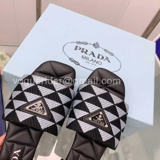 Prada 2022ss sheep
