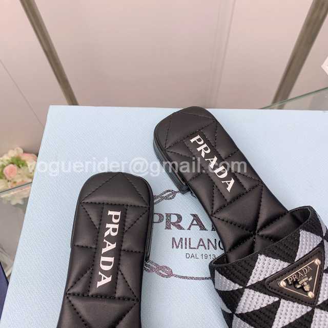 Prada 2022ss sheep