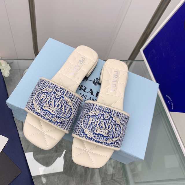 Prada 2022ss sheep