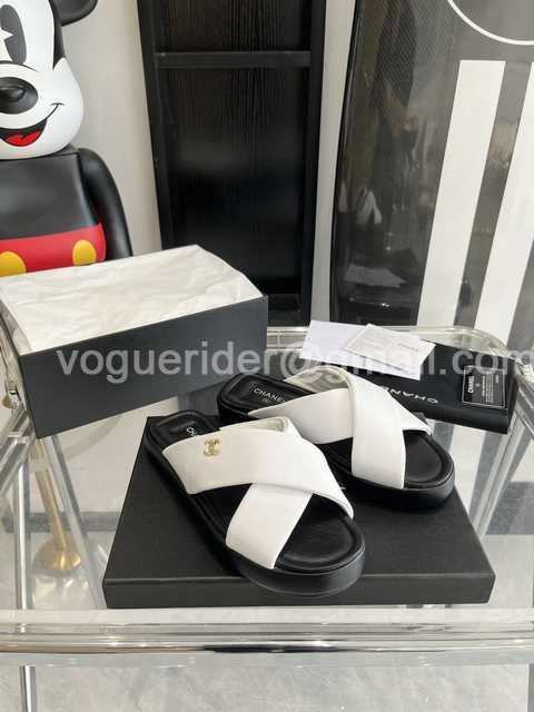 Chanel 2022 crossing