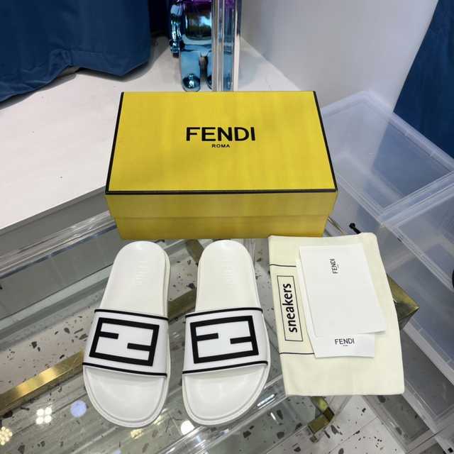 Fendi Couple PU