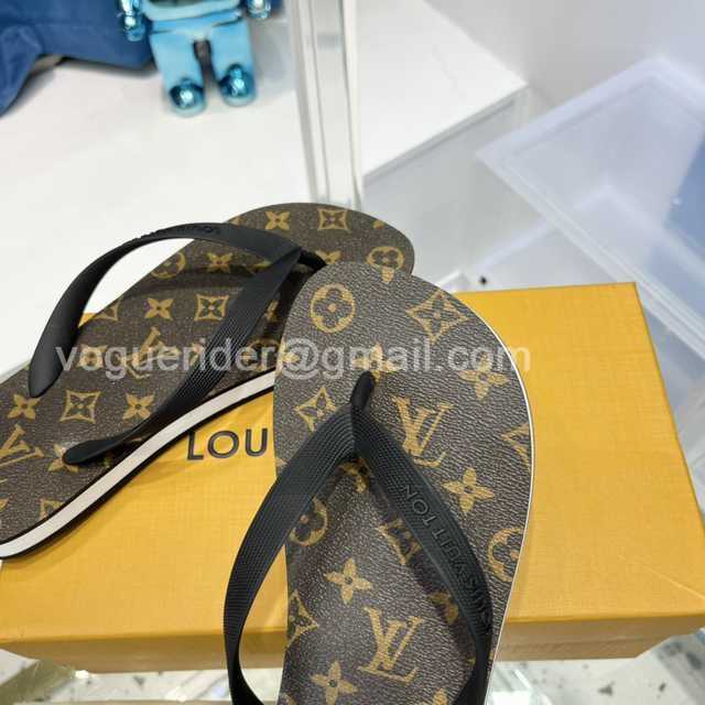Louis Vuitton flip-flops Louis Vuitton flip-flops